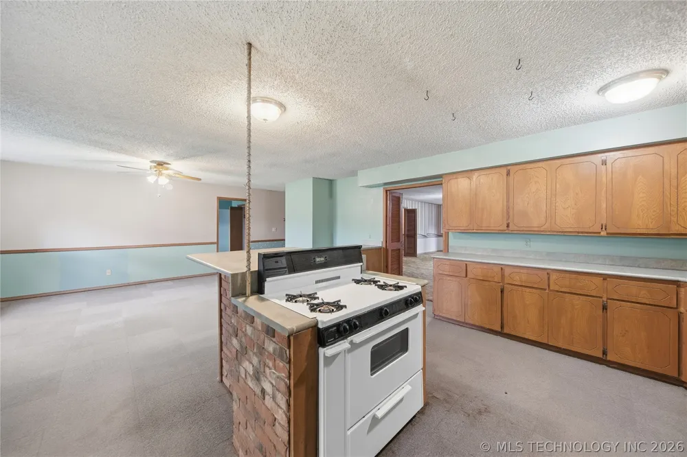 15550 S 4187 ROAD Claremore, OK 74017
