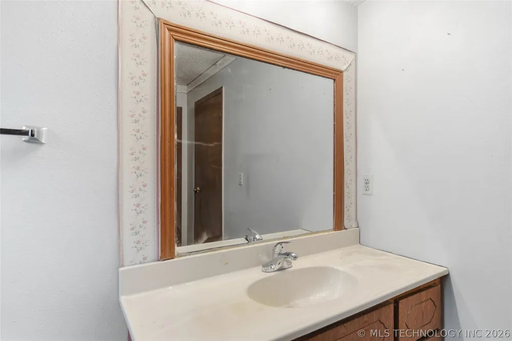 15550 S 4187 ROAD Claremore, OK 74017