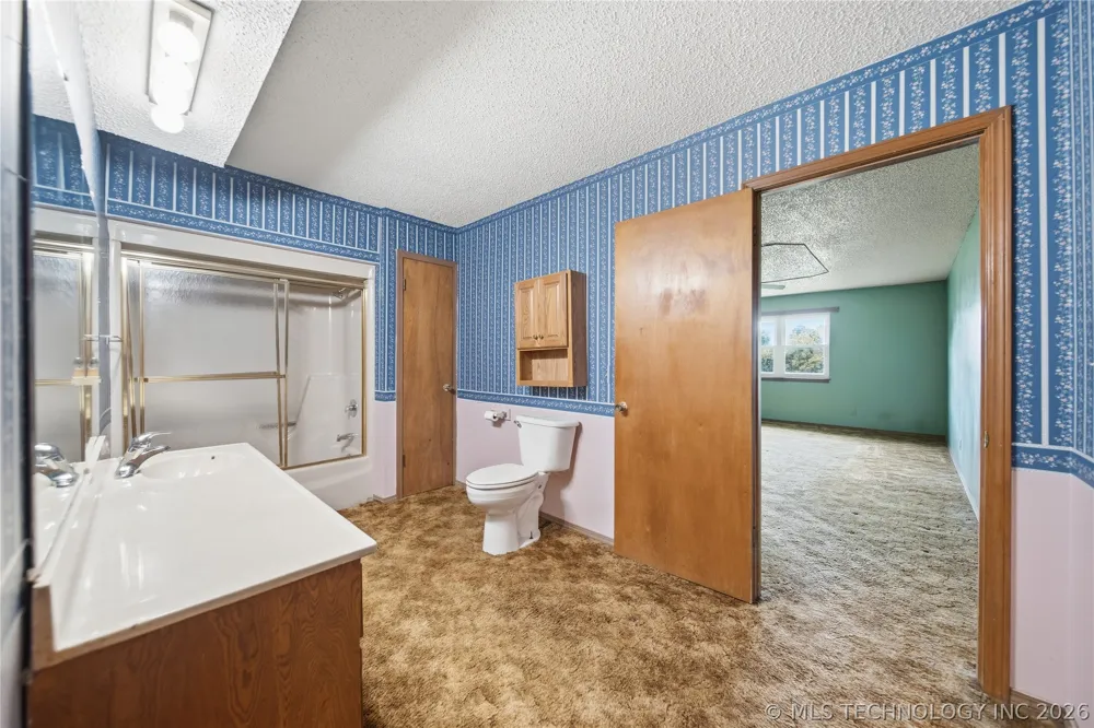 15550 S 4187 ROAD Claremore, OK 74017