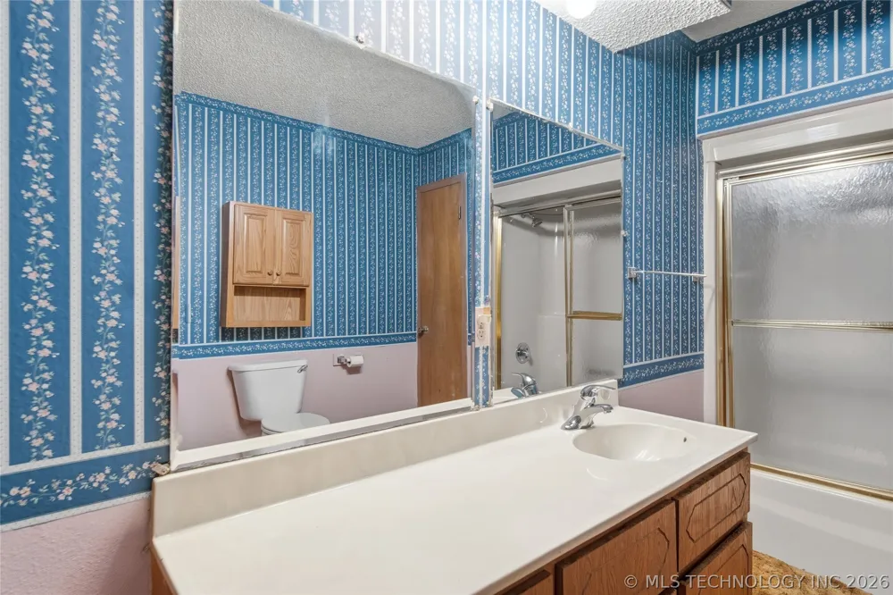 15550 S 4187 ROAD Claremore, OK 74017