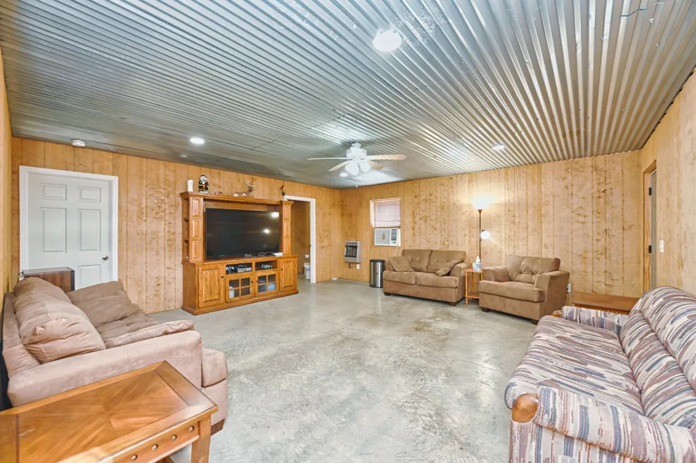 2189 Double Branch Rd Columbia, TN 38401