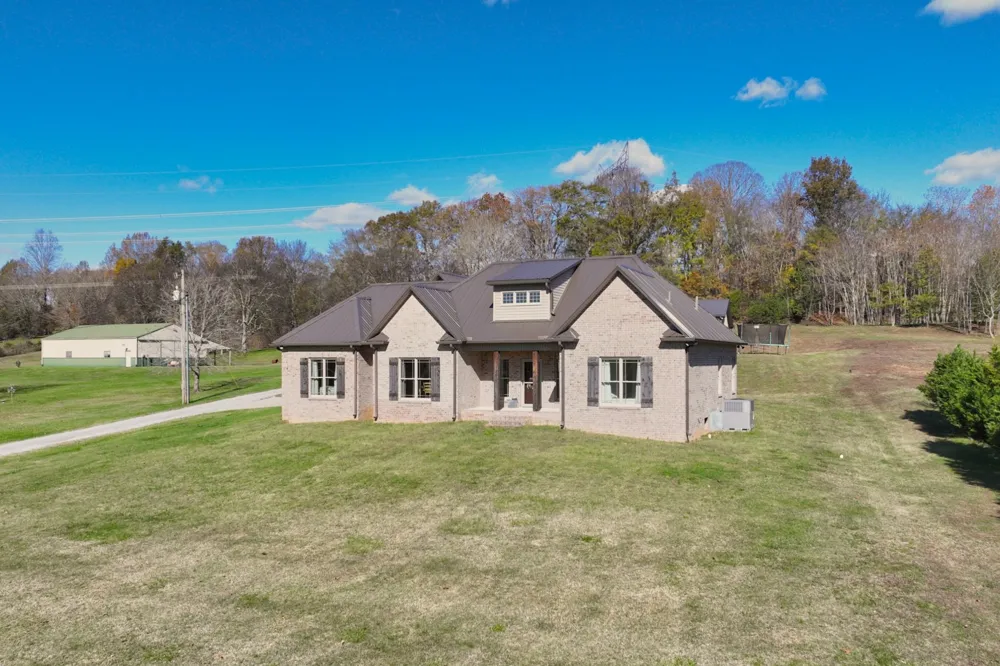 2189 Double Branch Rd Columbia, TN 38401