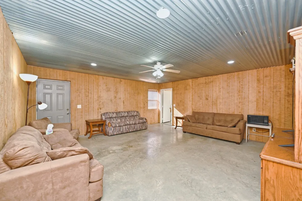 2189 Double Branch Rd Columbia, TN 38401