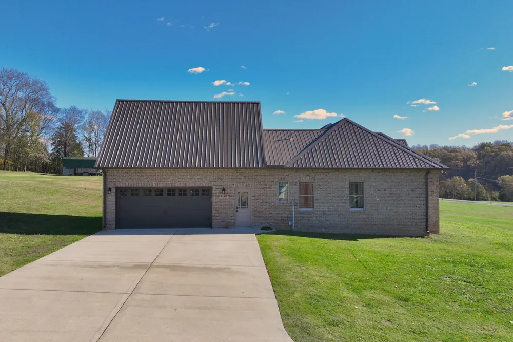 2189 Double Branch Rd Columbia, TN 38401