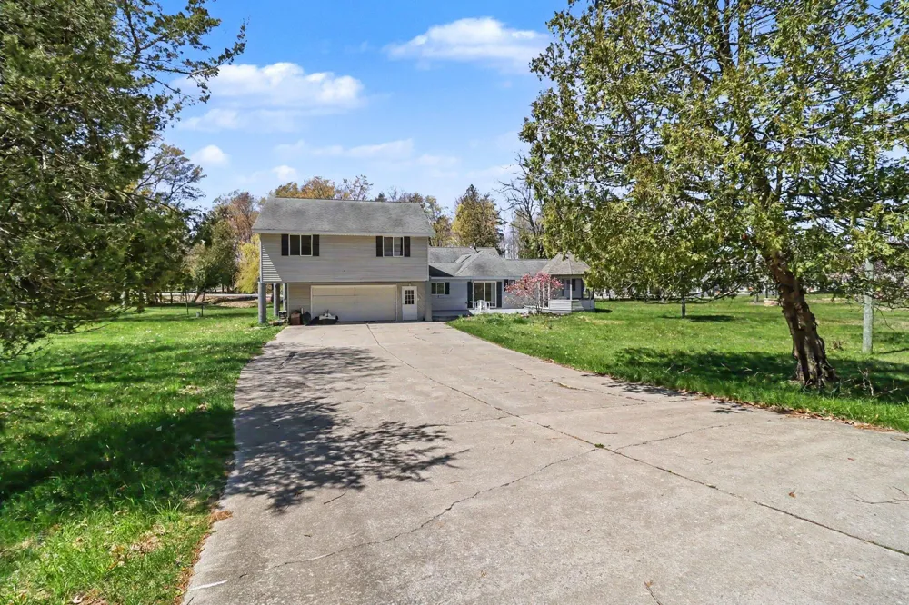 6665 Lakeshore Road Manistee Township, MI 49660