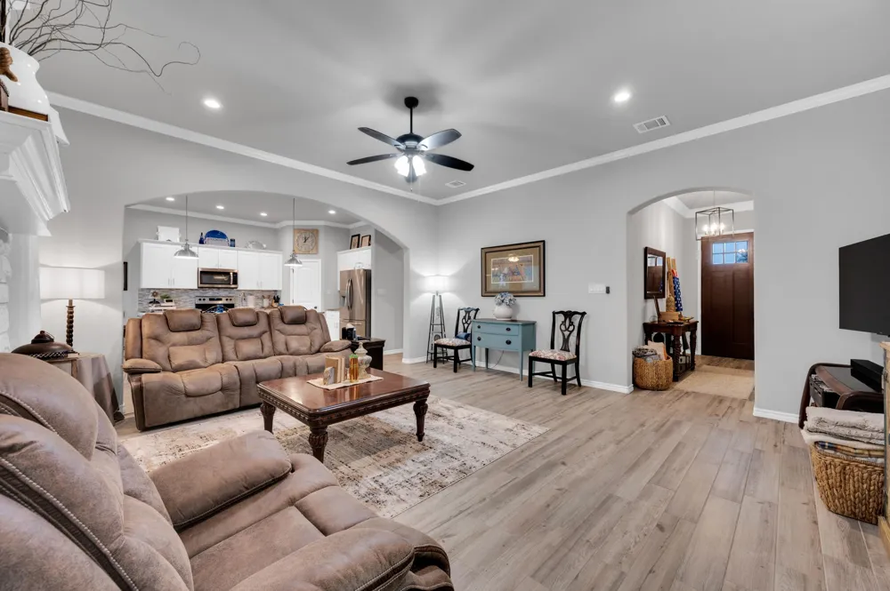 109 Creekside Drive Glen Rose, TX 76043