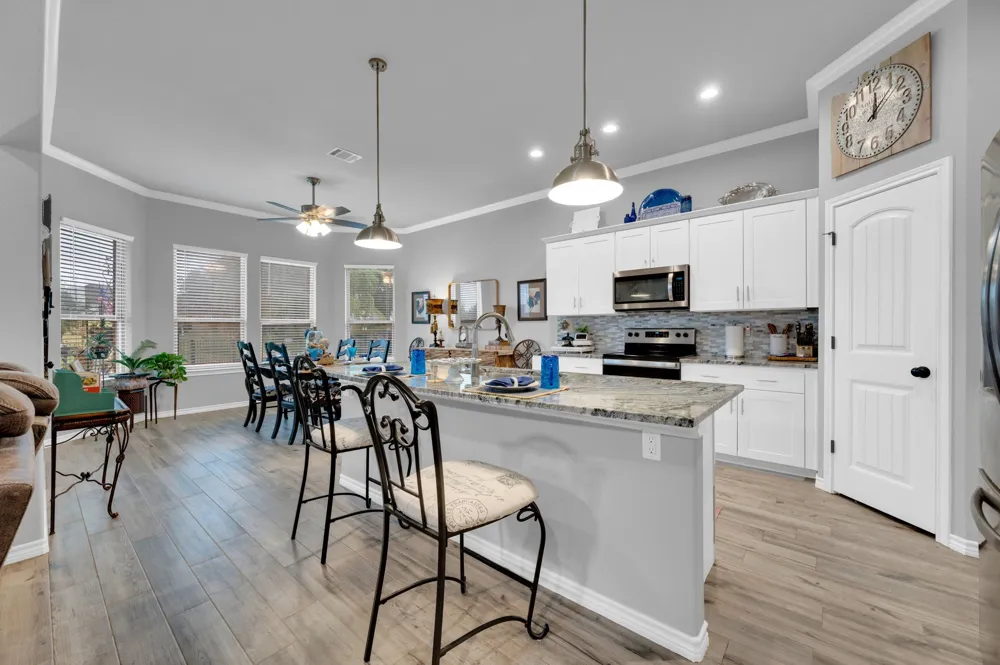 109 Creekside Drive Glen Rose, TX 76043