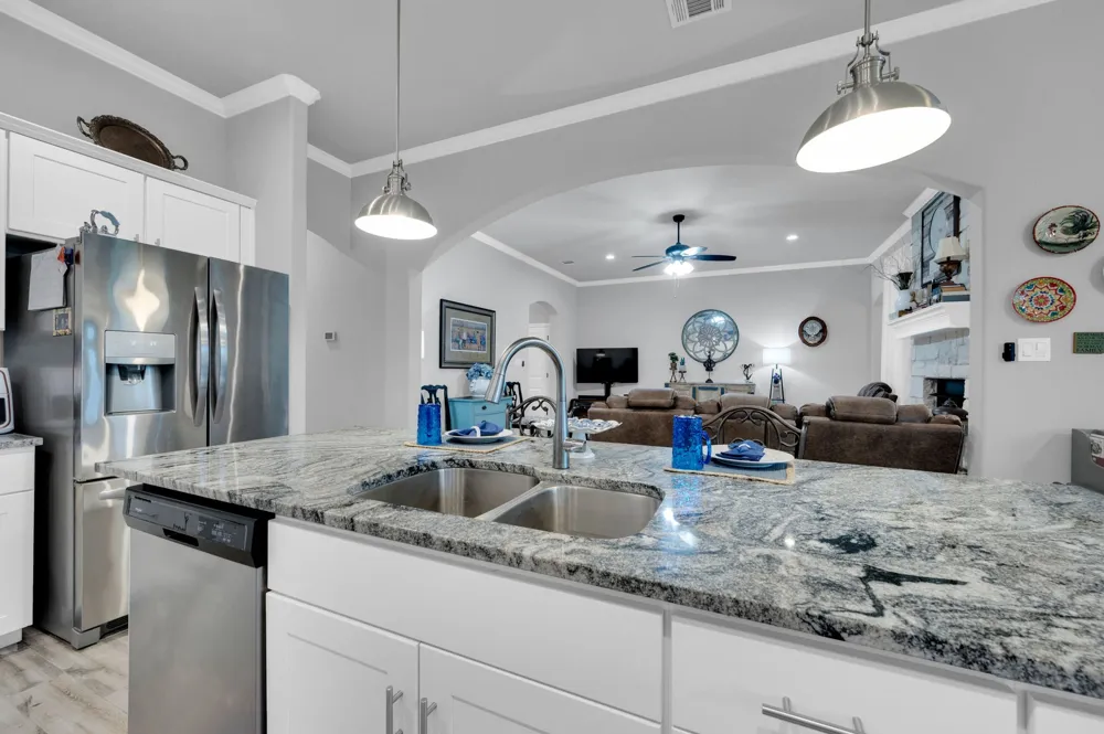 109 Creekside Drive Glen Rose, TX 76043