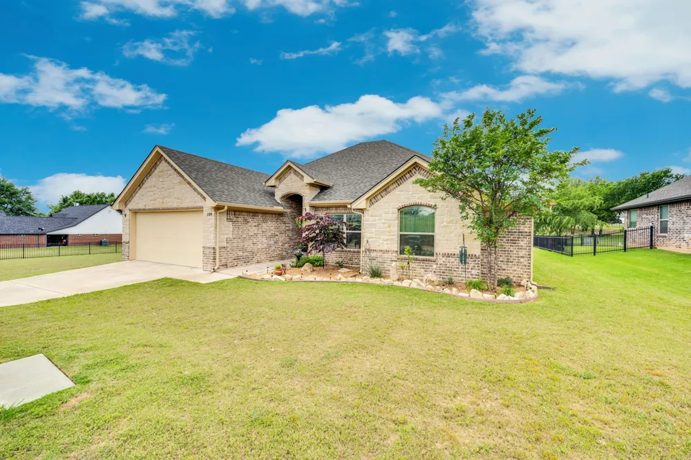 109 Creekside Drive Glen Rose, TX 76043