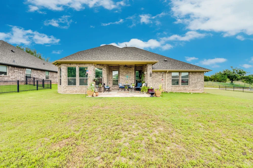 109 Creekside Drive Glen Rose, TX 76043