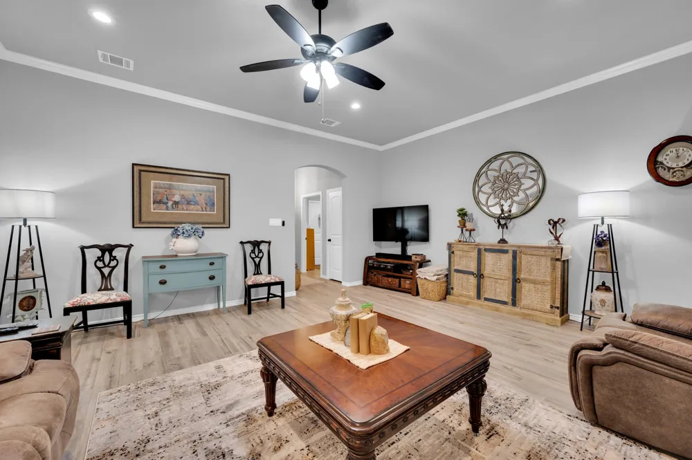 109 Creekside Drive Glen Rose, TX 76043