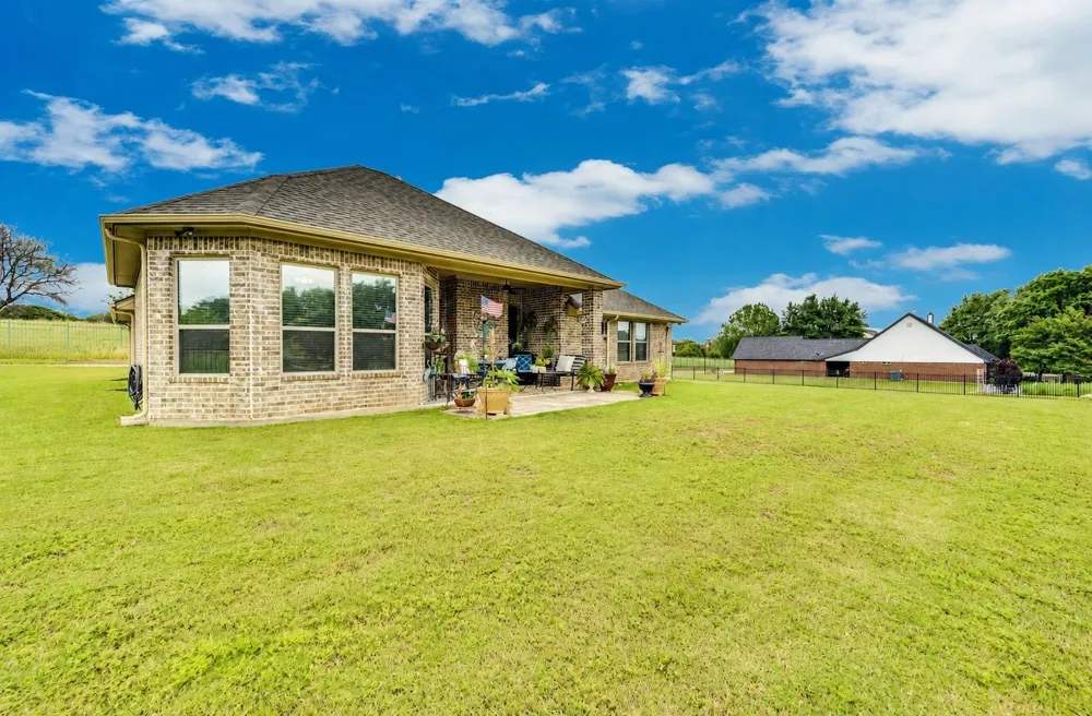109 Creekside Drive Glen Rose, TX 76043