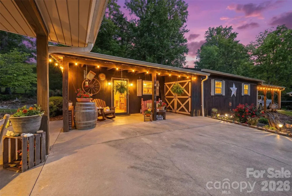 176 + 174 Oak Hollow Road Union Grove, NC 28689
