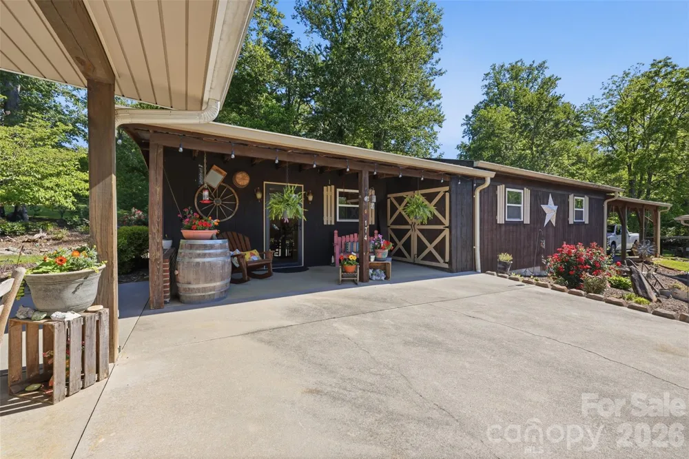 176 + 174 Oak Hollow Road Union Grove, NC 28689
