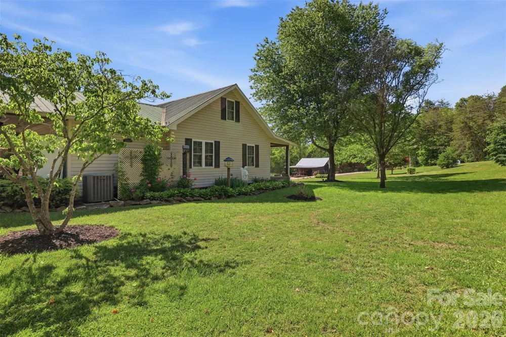 176 + 174 Oak Hollow Road Union Grove, NC 28689