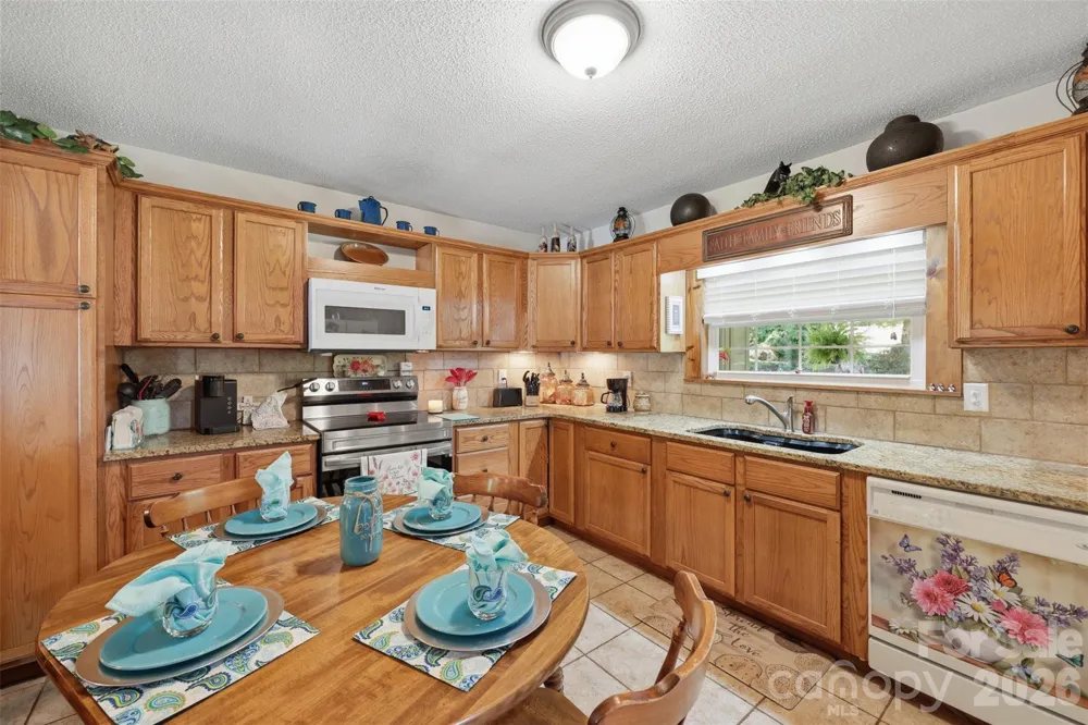 176 + 174 Oak Hollow Road Union Grove, NC 28689