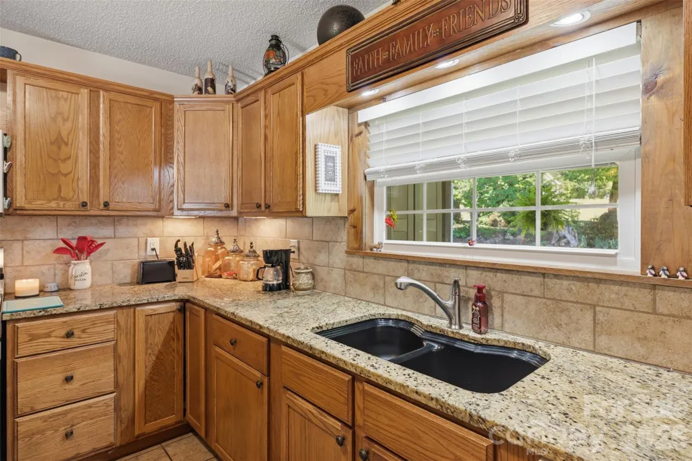 176 + 174 Oak Hollow Road Union Grove, NC 28689