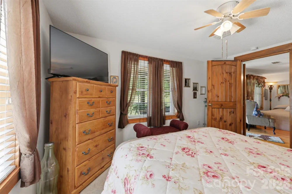 176 + 174 Oak Hollow Road Union Grove, NC 28689