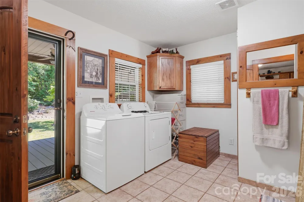 176 + 174 Oak Hollow Road Union Grove, NC 28689