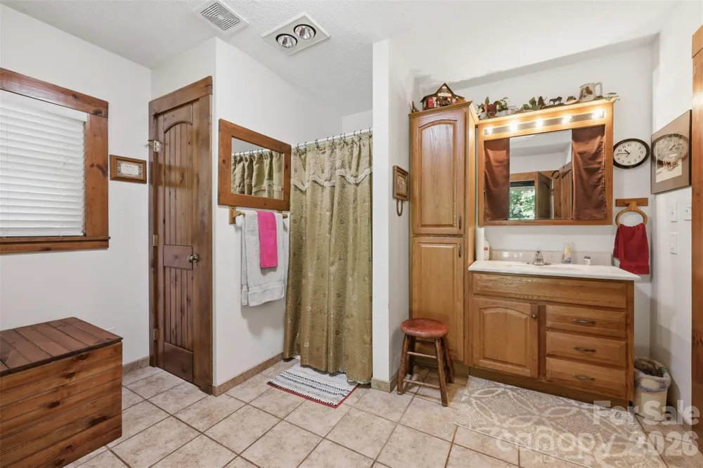 176 + 174 Oak Hollow Road Union Grove, NC 28689