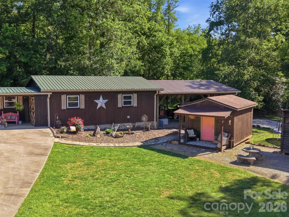 176 + 174 Oak Hollow Road Union Grove, NC 28689