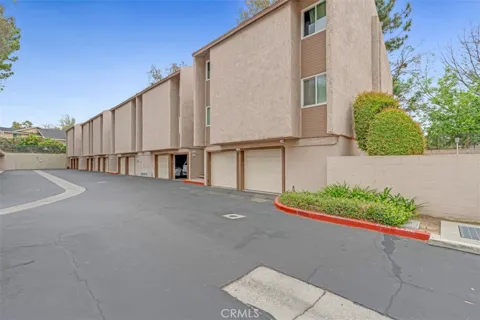 1525 Walnut Leaf Drive #214