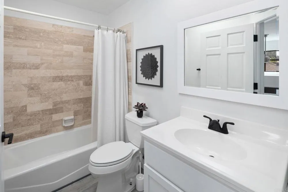 3711 Columbia Street San Diego, CA 92103