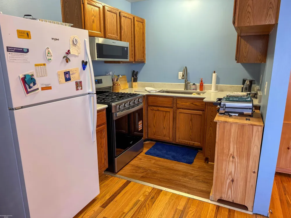 8751 Sterling Street Center Line City, MI 48015