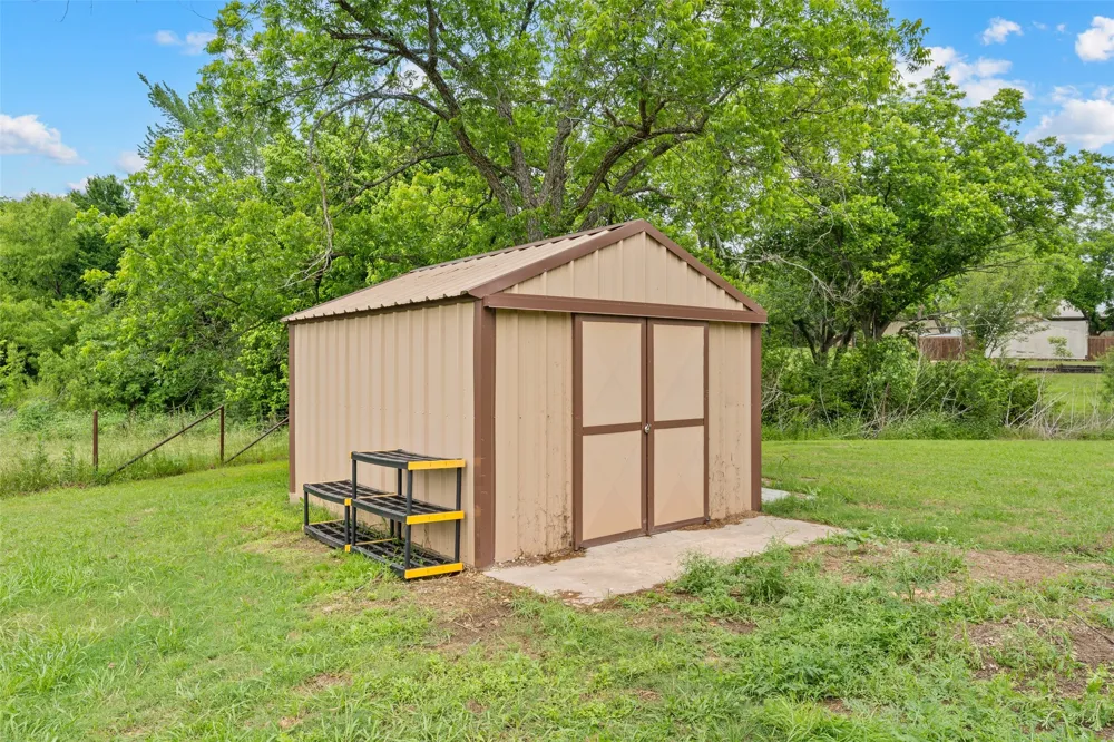 608 W Spring Street West, TX 76691
