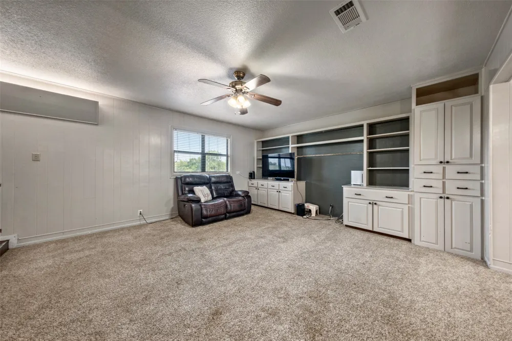 608 W Spring Street West, TX 76691