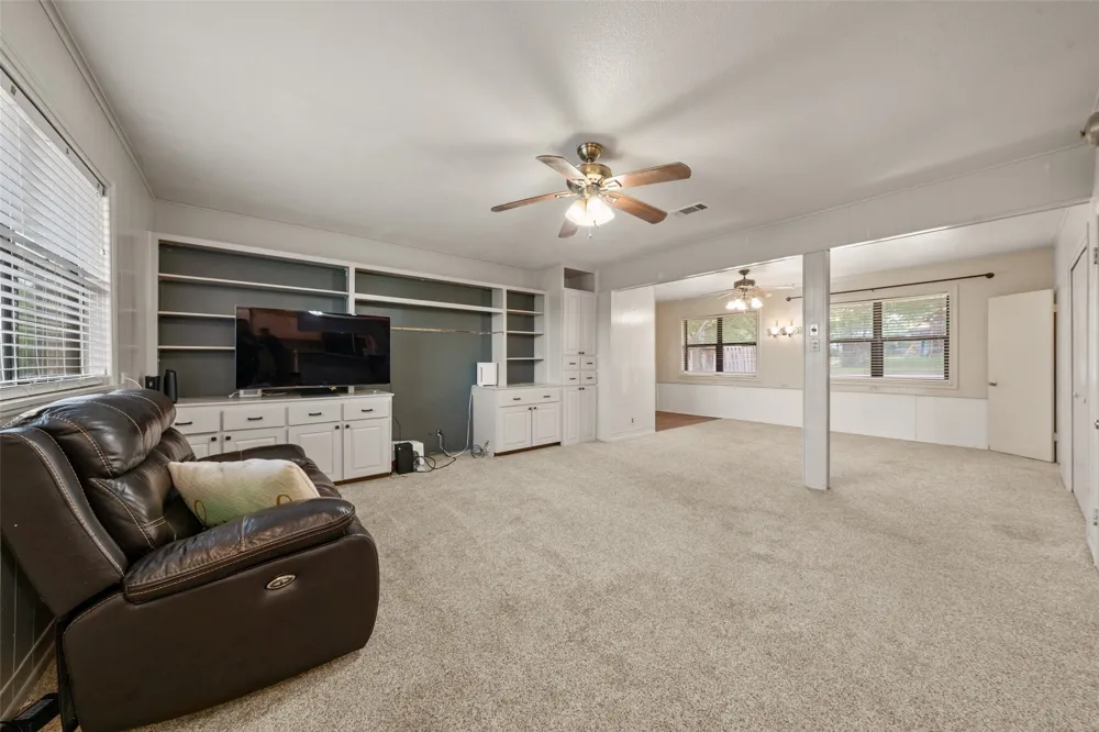 608 W Spring Street West, TX 76691