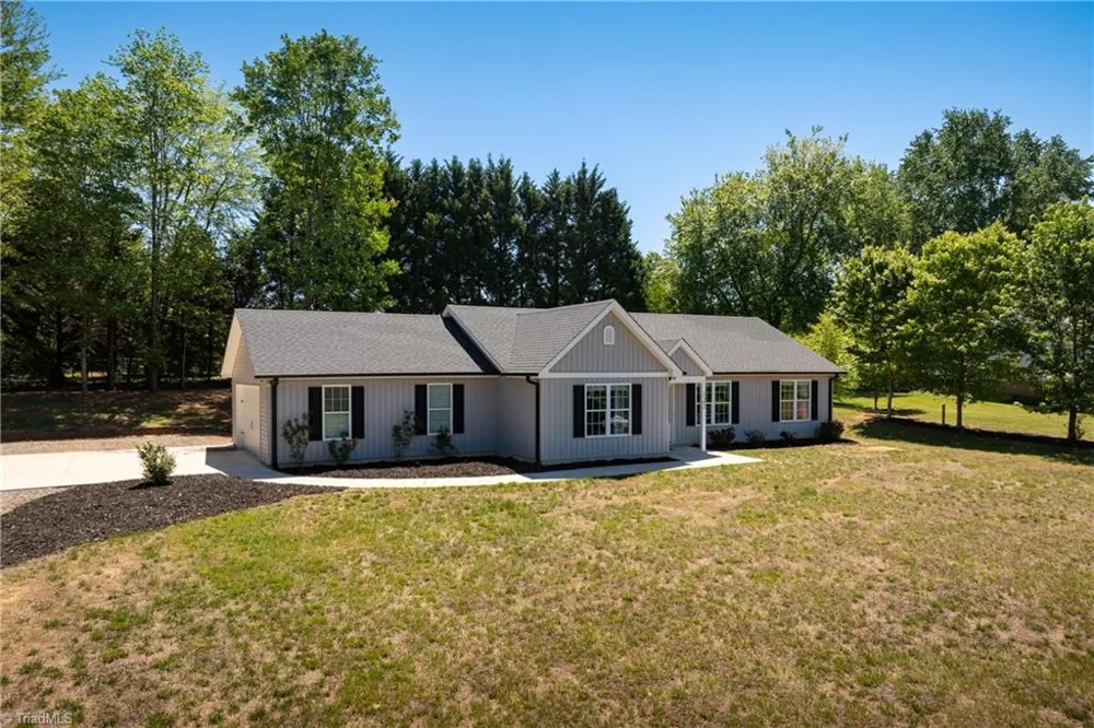 122 Fosstorall Road King, NC 27021