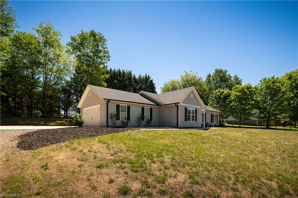 122 Fosstorall Road King, NC 27021