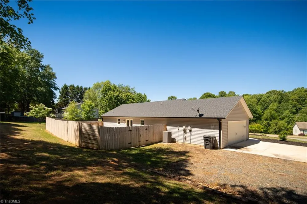 122 Fosstorall Road King, NC 27021