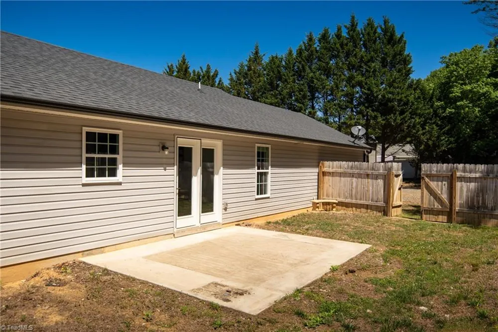 122 Fosstorall Road King, NC 27021