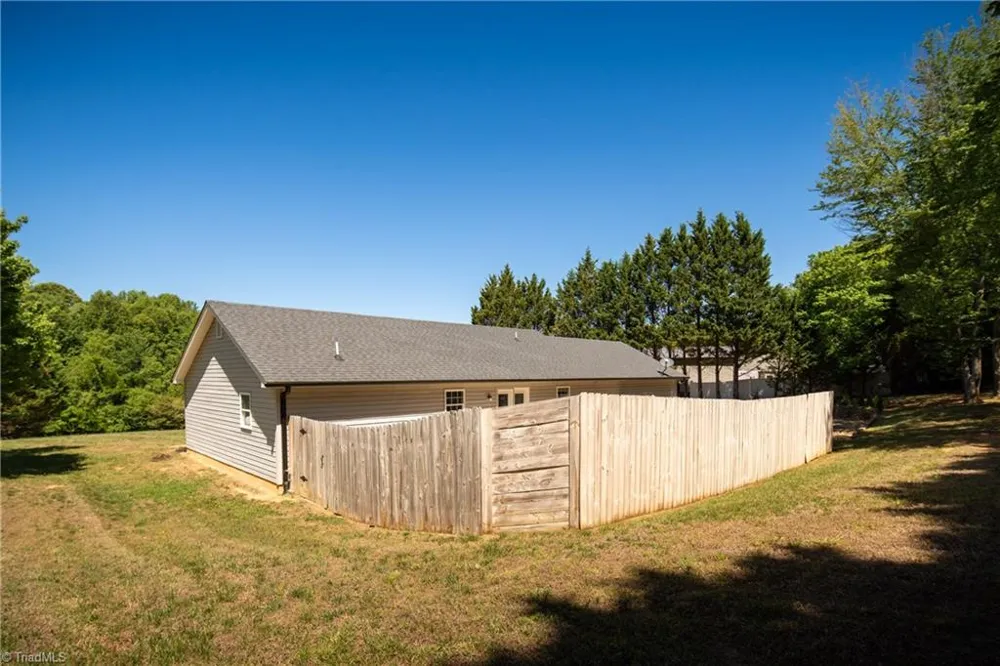 122 Fosstorall Road King, NC 27021