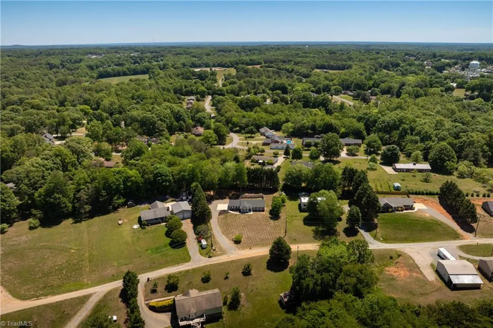 122 Fosstorall Road King, NC 27021