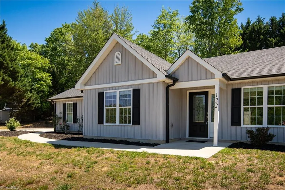 122 Fosstorall Road King, NC 27021