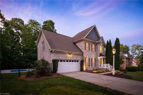 112 Scenic Ridge Place