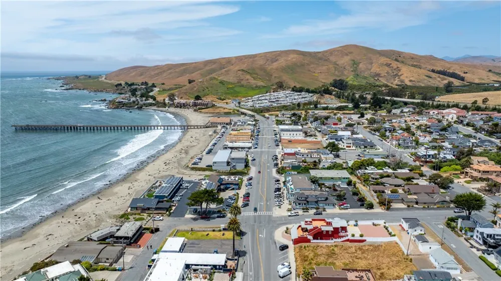 561 Lucerne Cayucos, CA 93430