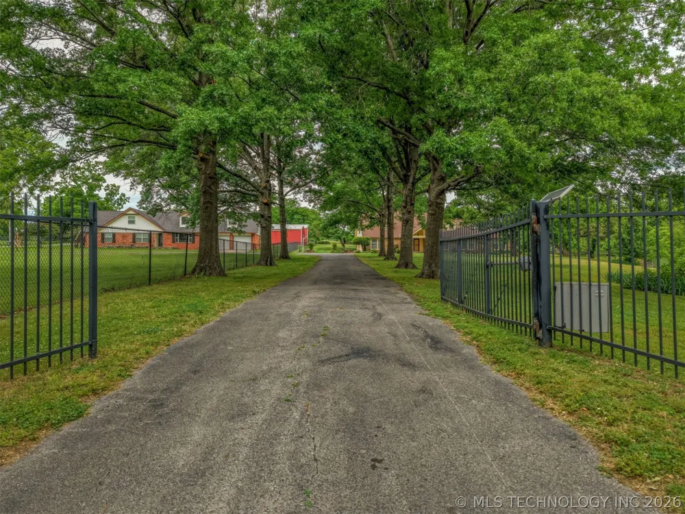 610 177th East Avenue Catoosa, OK 74015