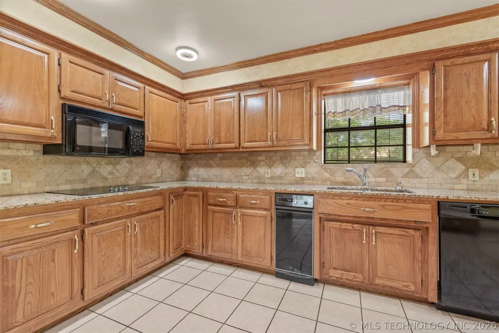 610 177th East Avenue Catoosa, OK 74015