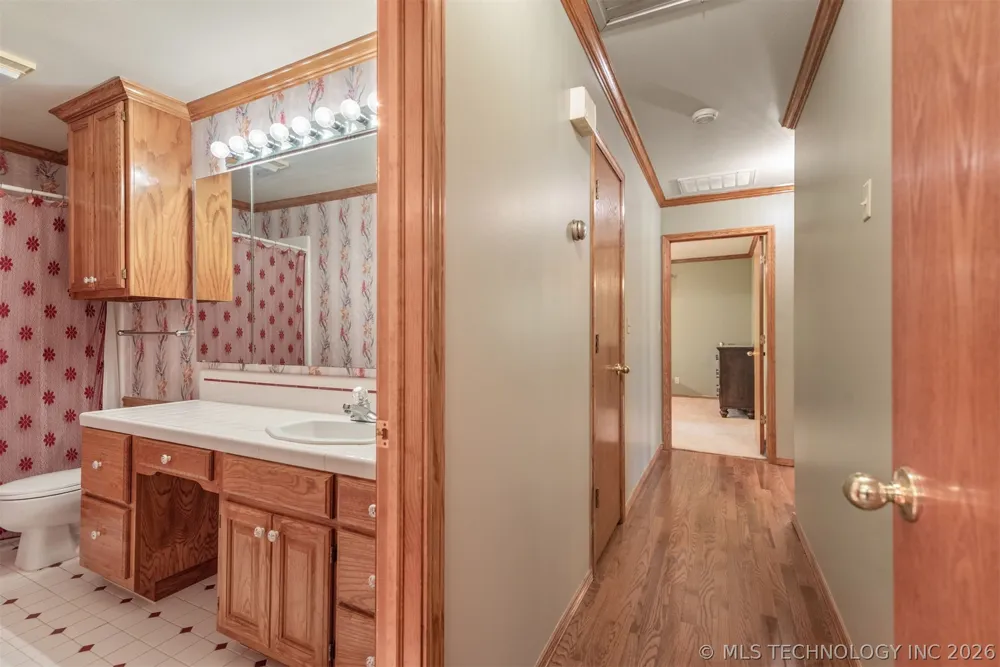 610 177th East Avenue Catoosa, OK 74015