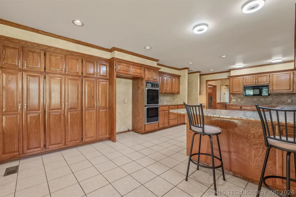 610 177th East Avenue Catoosa, OK 74015