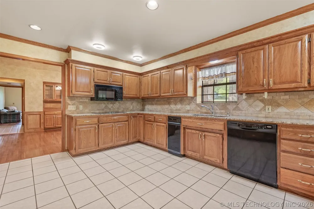 610 177th East Avenue Catoosa, OK 74015
