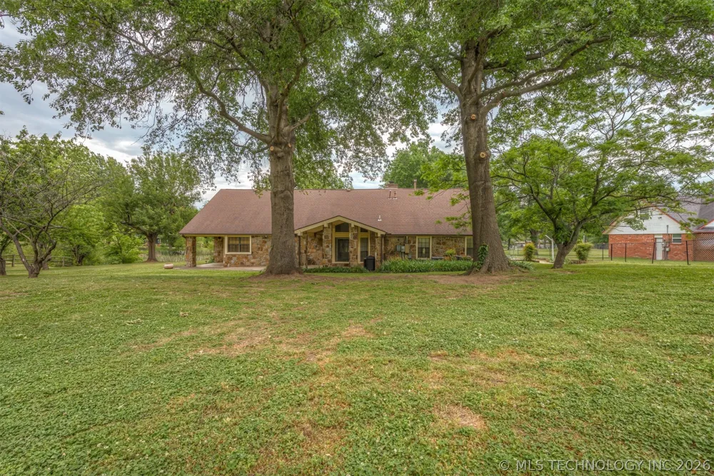 610 177th East Avenue Catoosa, OK 74015