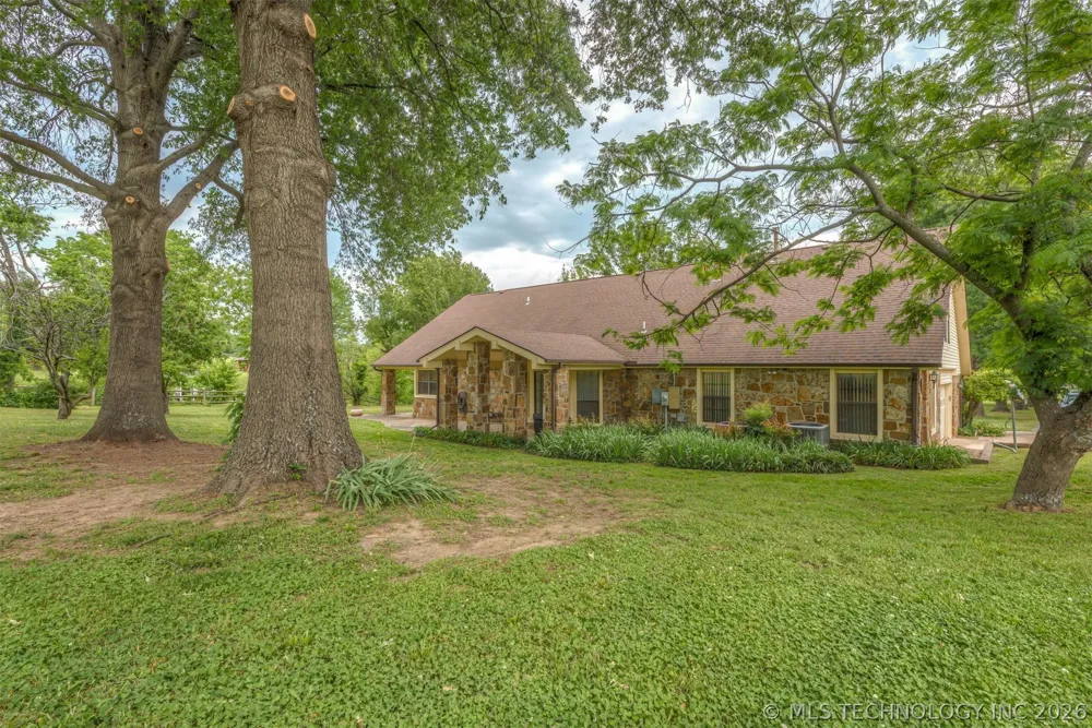 610 177th East Avenue Catoosa, OK 74015