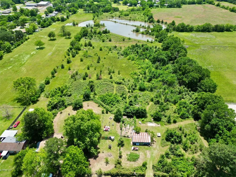 615 W North Street Blossom, TX 75416
