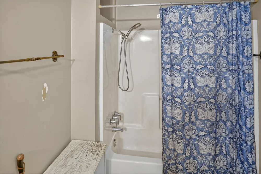 615 W North Street Blossom, TX 75416