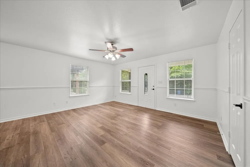 404 W Day Street Denison, TX 75020